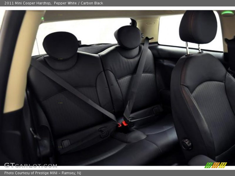 Pepper White / Carbon Black 2011 Mini Cooper Hardtop