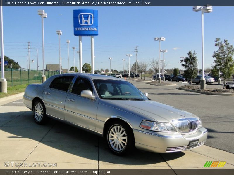 Silver Birch Metallic / Dark Stone/Medium Light Stone 2004 Lincoln Town Car Ultimate