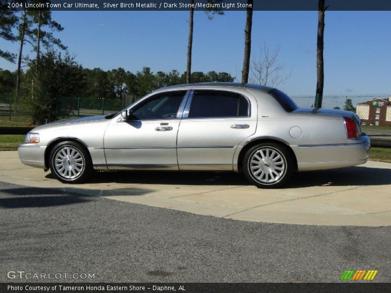 Silver Birch Metallic / Dark Stone/Medium Light Stone 2004 Lincoln Town Car Ultimate