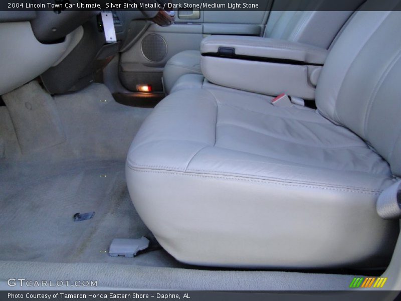 Silver Birch Metallic / Dark Stone/Medium Light Stone 2004 Lincoln Town Car Ultimate
