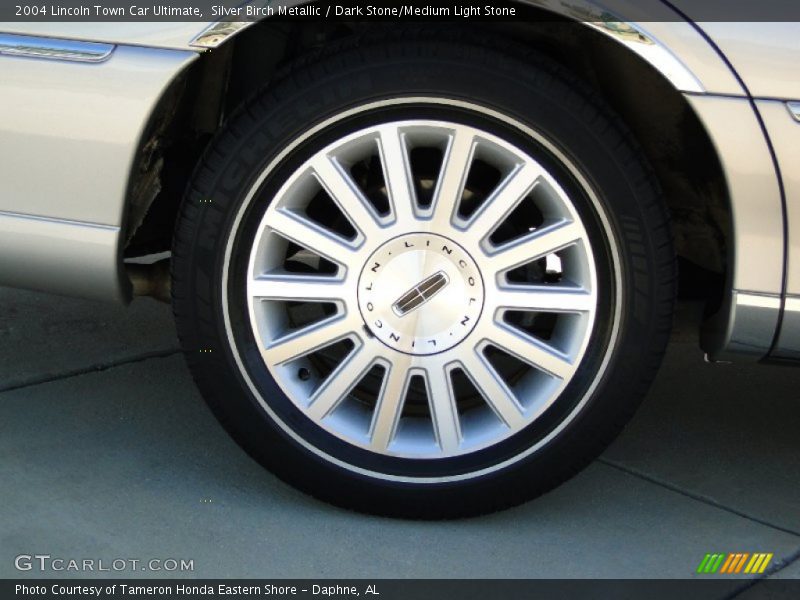 Silver Birch Metallic / Dark Stone/Medium Light Stone 2004 Lincoln Town Car Ultimate