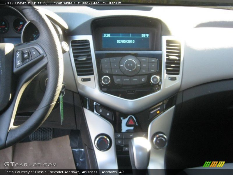 Summit White / Jet Black/Medium Titanium 2012 Chevrolet Cruze LS