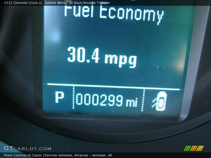 Summit White / Jet Black/Medium Titanium 2012 Chevrolet Cruze LS