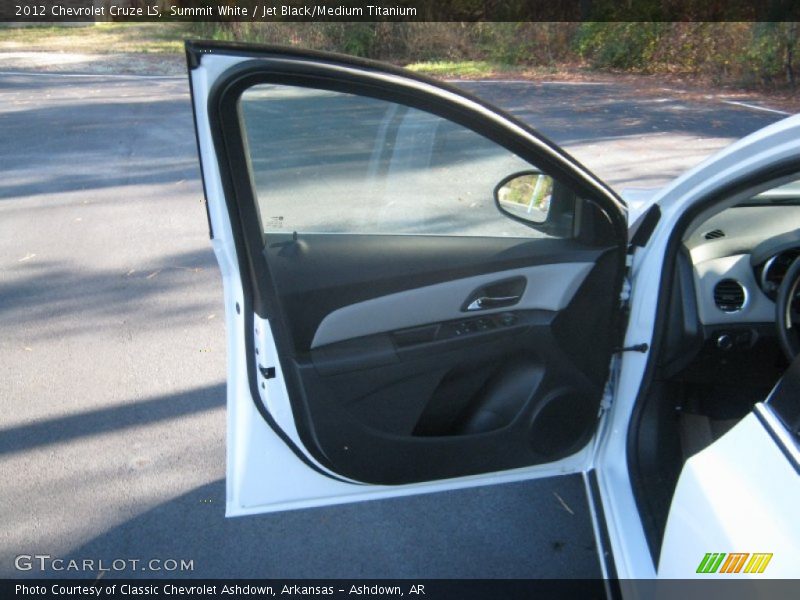 Summit White / Jet Black/Medium Titanium 2012 Chevrolet Cruze LS