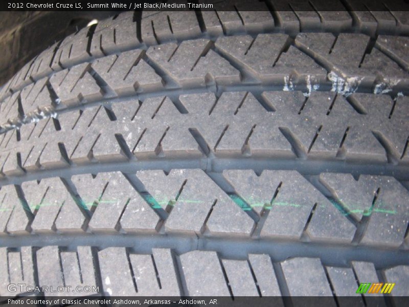 Summit White / Jet Black/Medium Titanium 2012 Chevrolet Cruze LS
