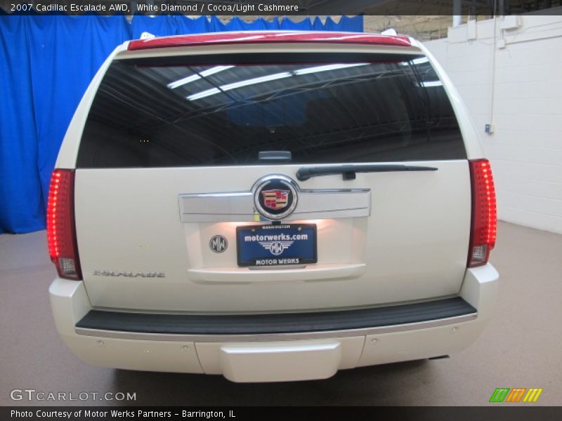 White Diamond / Cocoa/Light Cashmere 2007 Cadillac Escalade AWD