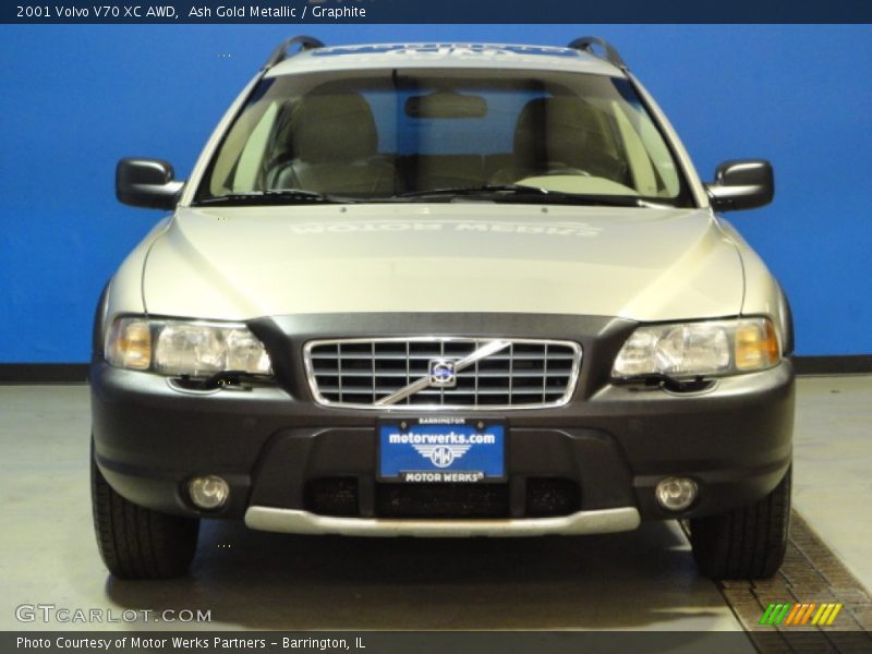 Ash Gold Metallic / Graphite 2001 Volvo V70 XC AWD