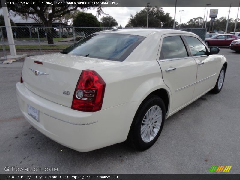 Cool Vanilla White / Dark Slate Gray 2010 Chrysler 300 Touring