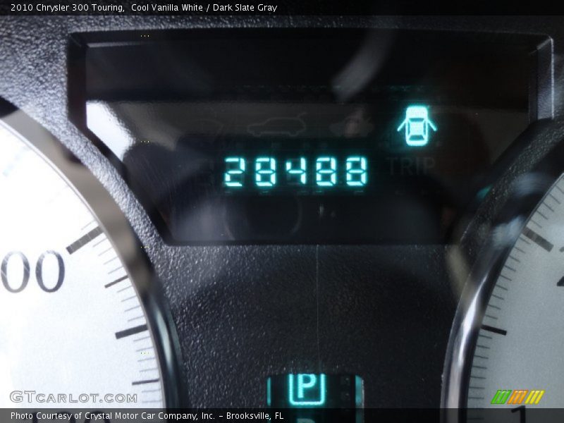 Cool Vanilla White / Dark Slate Gray 2010 Chrysler 300 Touring