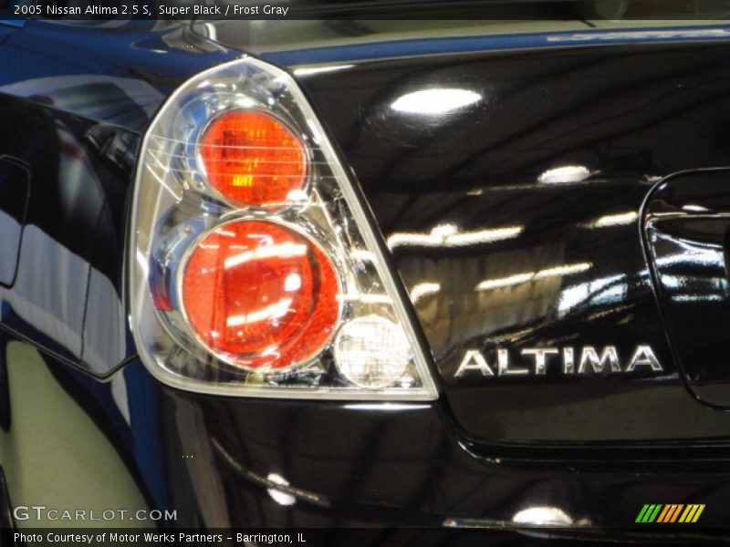 Super Black / Frost Gray 2005 Nissan Altima 2.5 S