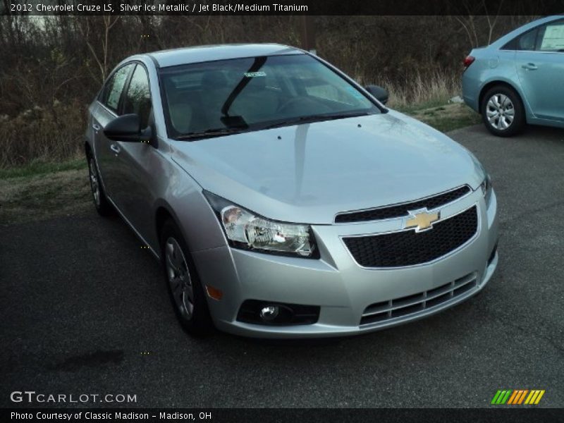 Silver Ice Metallic / Jet Black/Medium Titanium 2012 Chevrolet Cruze LS