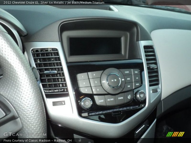 Silver Ice Metallic / Jet Black/Medium Titanium 2012 Chevrolet Cruze LS