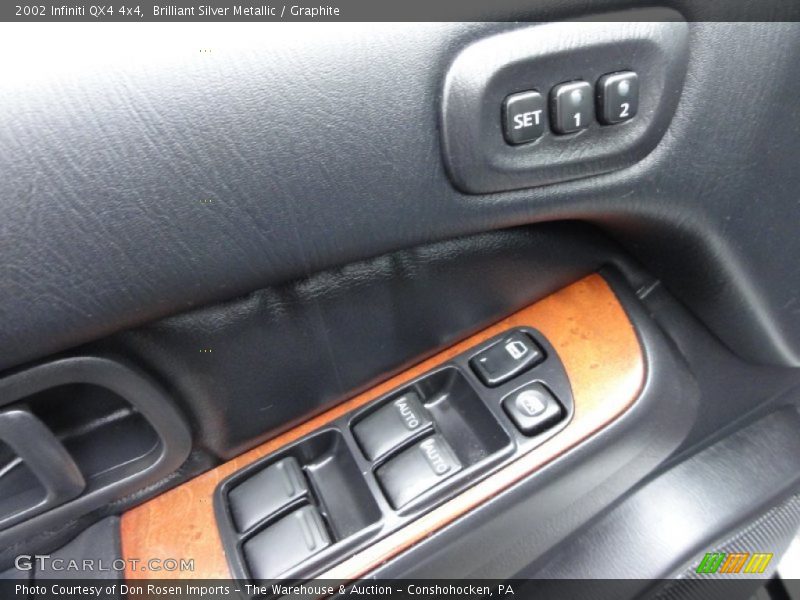Brilliant Silver Metallic / Graphite 2002 Infiniti QX4 4x4