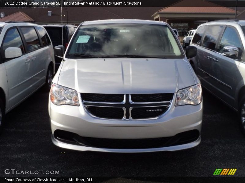 Bright Silver Metallic / Black/Light Graystone 2012 Dodge Grand Caravan SE
