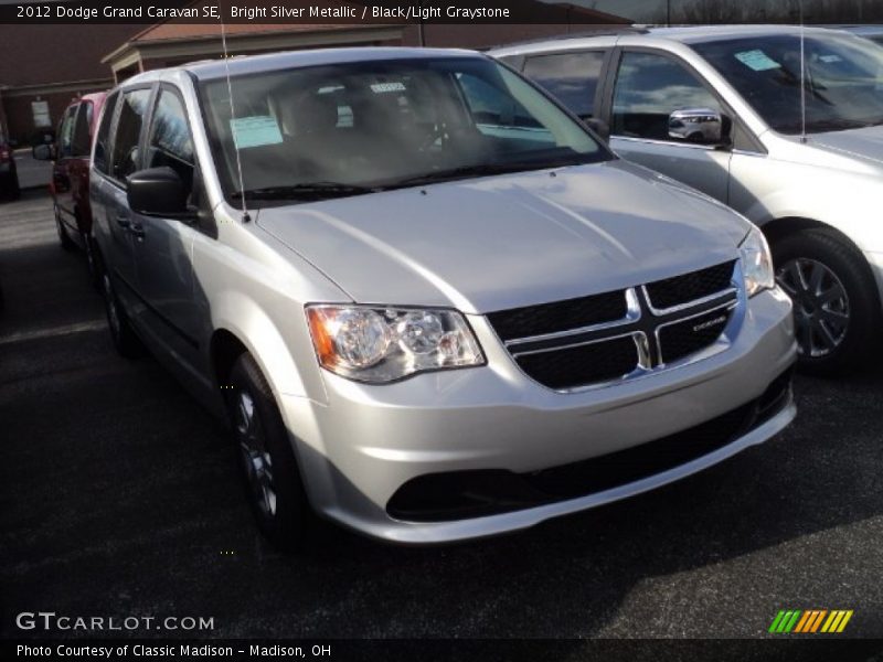 Bright Silver Metallic / Black/Light Graystone 2012 Dodge Grand Caravan SE