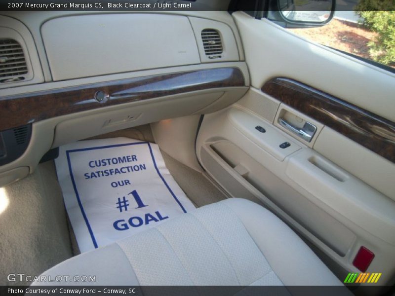 Black Clearcoat / Light Camel 2007 Mercury Grand Marquis GS
