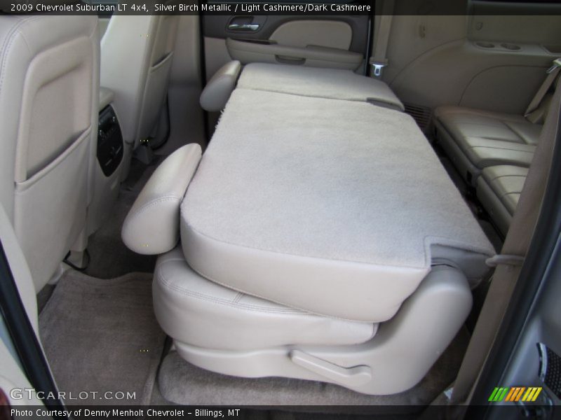 Silver Birch Metallic / Light Cashmere/Dark Cashmere 2009 Chevrolet Suburban LT 4x4