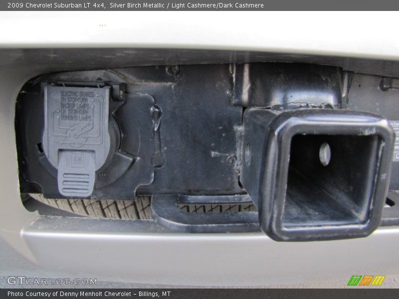 Silver Birch Metallic / Light Cashmere/Dark Cashmere 2009 Chevrolet Suburban LT 4x4