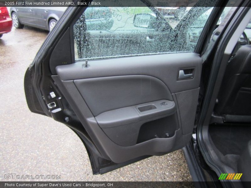 Door Panel of 2005 Five Hundred Limited AWD