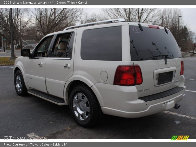 Oxford White / Camel 2005 Lincoln Navigator Luxury 4x4