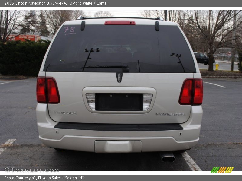 Oxford White / Camel 2005 Lincoln Navigator Luxury 4x4
