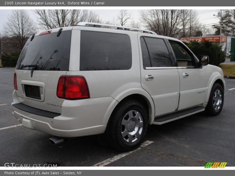 Oxford White / Camel 2005 Lincoln Navigator Luxury 4x4