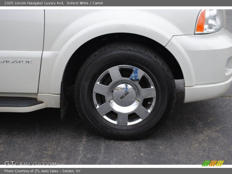 Oxford White / Camel 2005 Lincoln Navigator Luxury 4x4