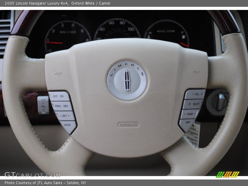 Oxford White / Camel 2005 Lincoln Navigator Luxury 4x4