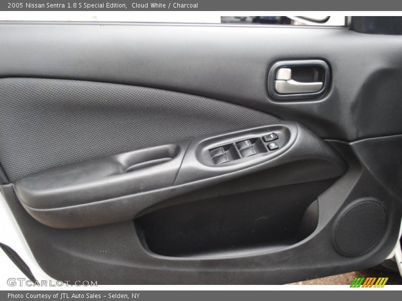 Cloud White / Charcoal 2005 Nissan Sentra 1.8 S Special Edition