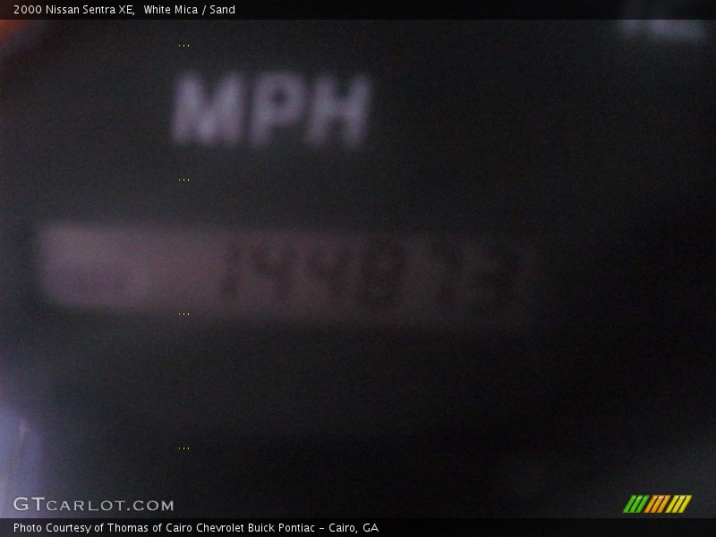 White Mica / Sand 2000 Nissan Sentra XE
