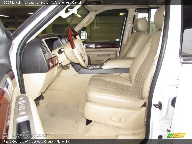 Oxford White / Camel 2005 Lincoln Navigator Ultimate