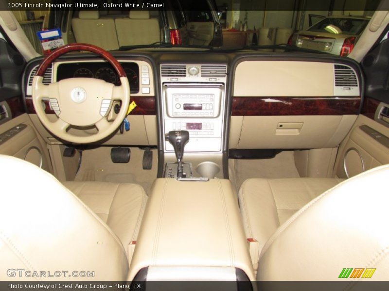 Oxford White / Camel 2005 Lincoln Navigator Ultimate