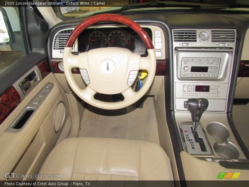 Oxford White / Camel 2005 Lincoln Navigator Ultimate