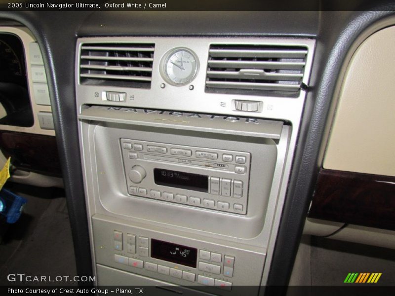 Oxford White / Camel 2005 Lincoln Navigator Ultimate