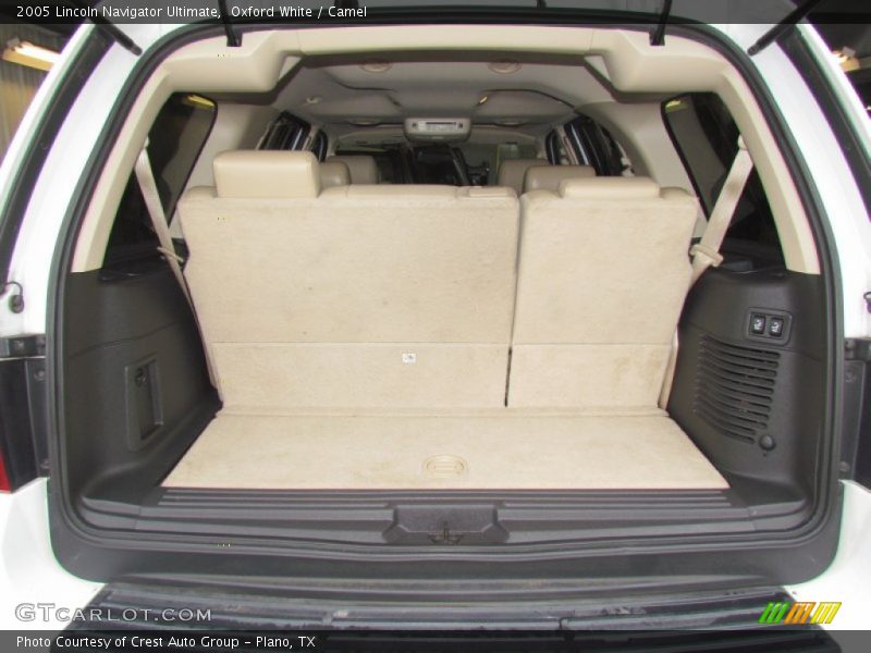 Oxford White / Camel 2005 Lincoln Navigator Ultimate
