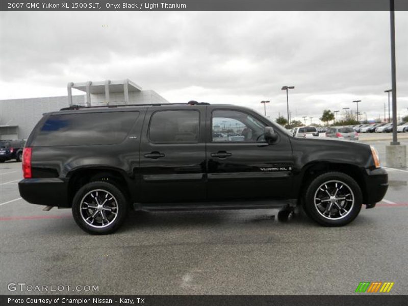 Onyx Black / Light Titanium 2007 GMC Yukon XL 1500 SLT