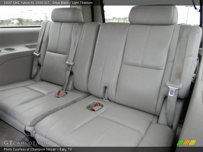 Onyx Black / Light Titanium 2007 GMC Yukon XL 1500 SLT