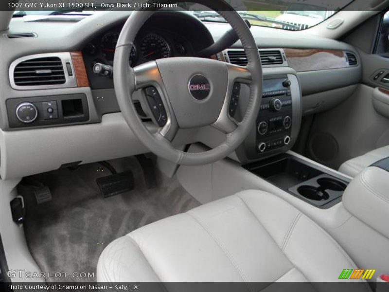 Onyx Black / Light Titanium 2007 GMC Yukon XL 1500 SLT