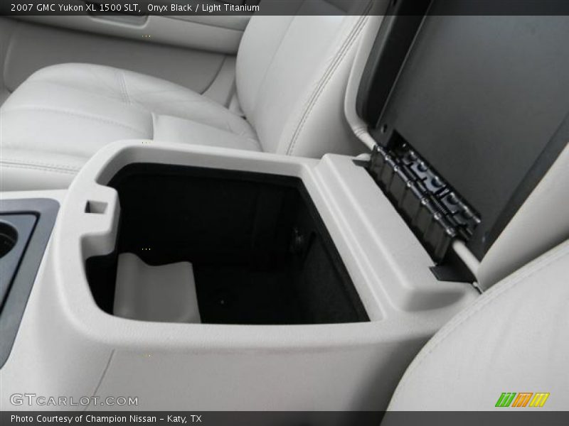 Onyx Black / Light Titanium 2007 GMC Yukon XL 1500 SLT