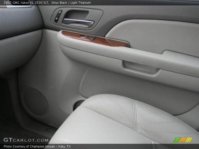 Onyx Black / Light Titanium 2007 GMC Yukon XL 1500 SLT