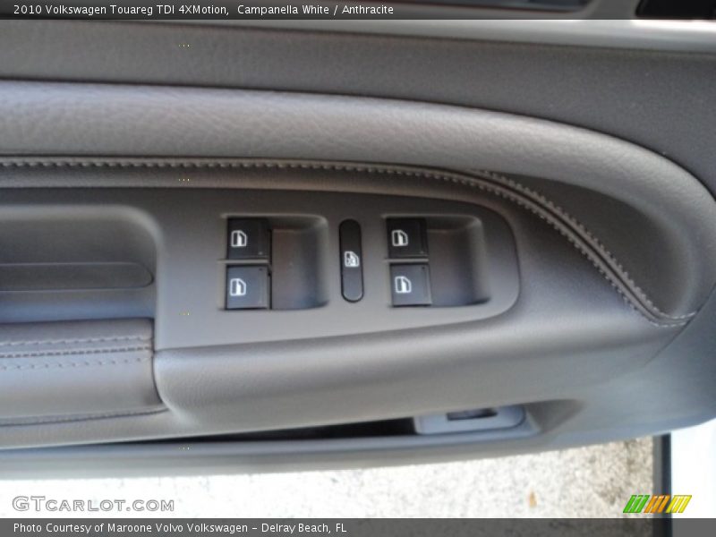 Campanella White / Anthracite 2010 Volkswagen Touareg TDI 4XMotion