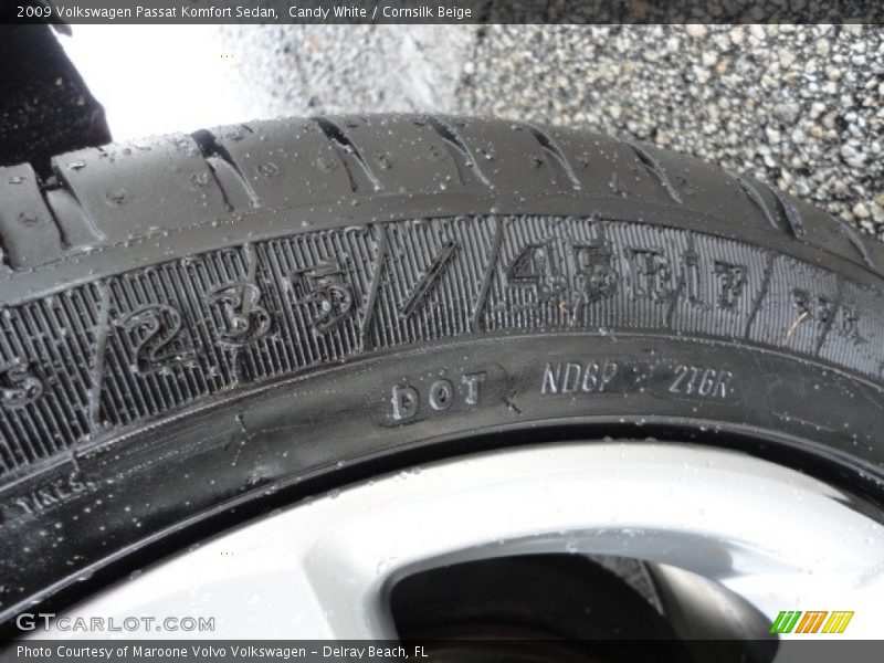 Candy White / Cornsilk Beige 2009 Volkswagen Passat Komfort Sedan