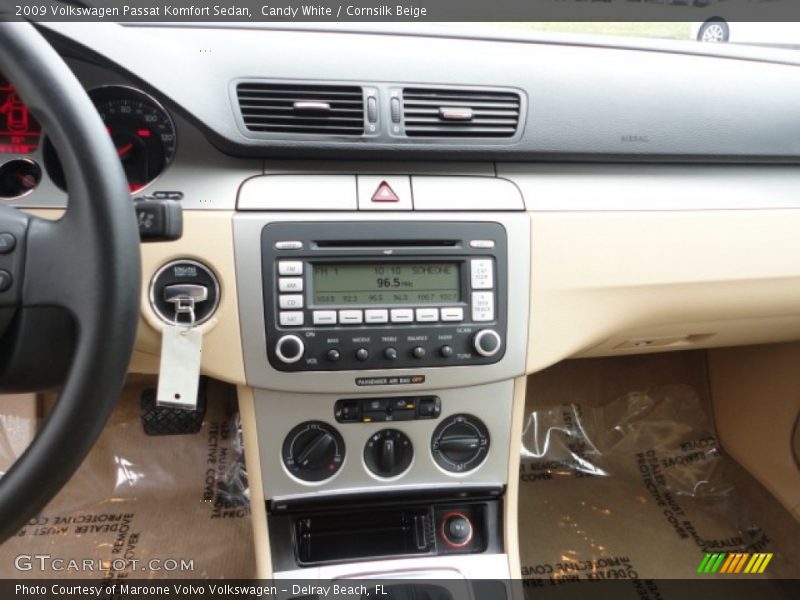 Candy White / Cornsilk Beige 2009 Volkswagen Passat Komfort Sedan