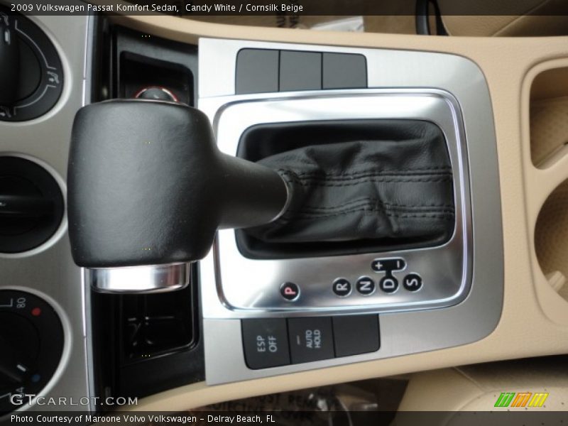 Candy White / Cornsilk Beige 2009 Volkswagen Passat Komfort Sedan