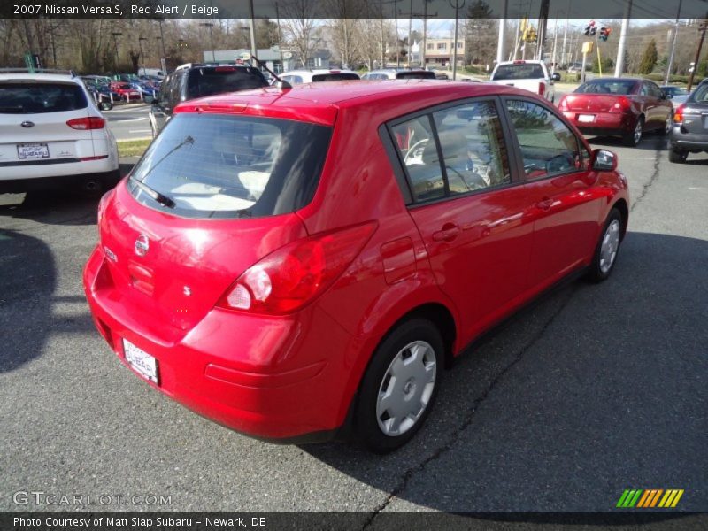 Red Alert / Beige 2007 Nissan Versa S