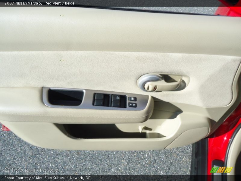 Red Alert / Beige 2007 Nissan Versa S