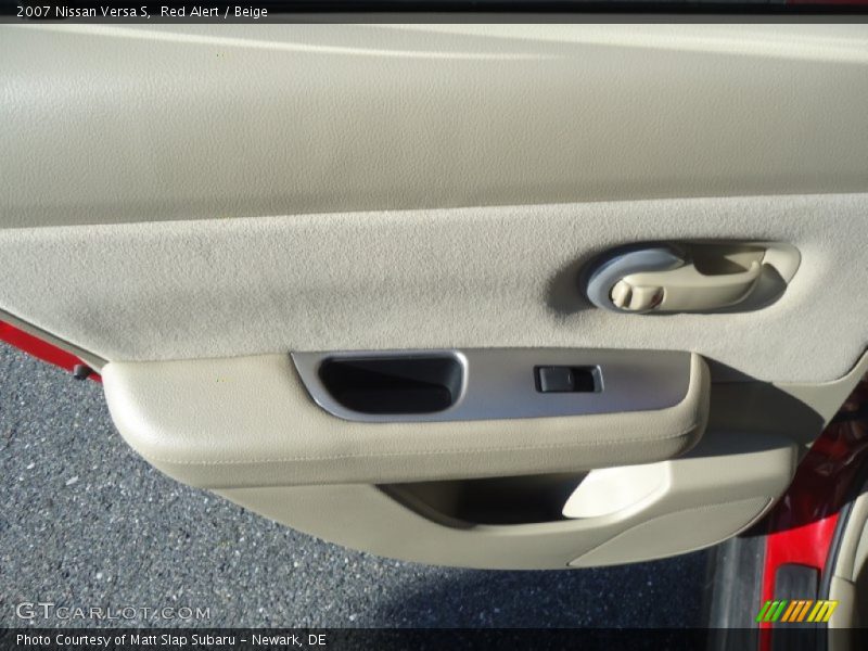 Red Alert / Beige 2007 Nissan Versa S