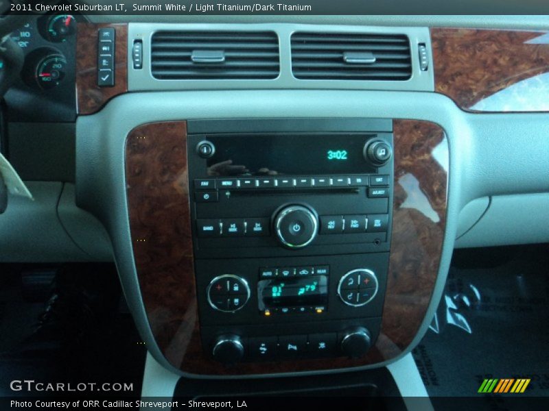 Summit White / Light Titanium/Dark Titanium 2011 Chevrolet Suburban LT