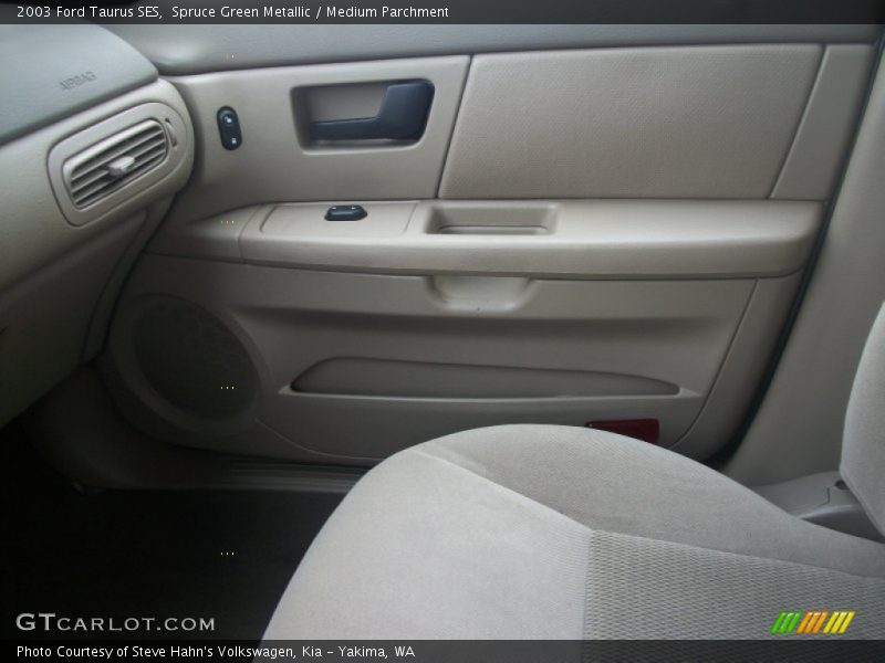 Spruce Green Metallic / Medium Parchment 2003 Ford Taurus SES