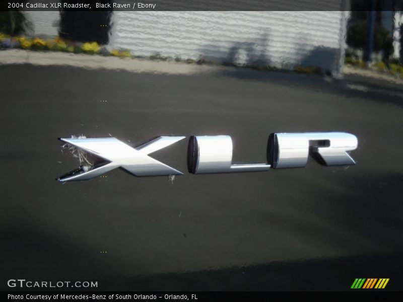  2004 XLR Roadster Logo